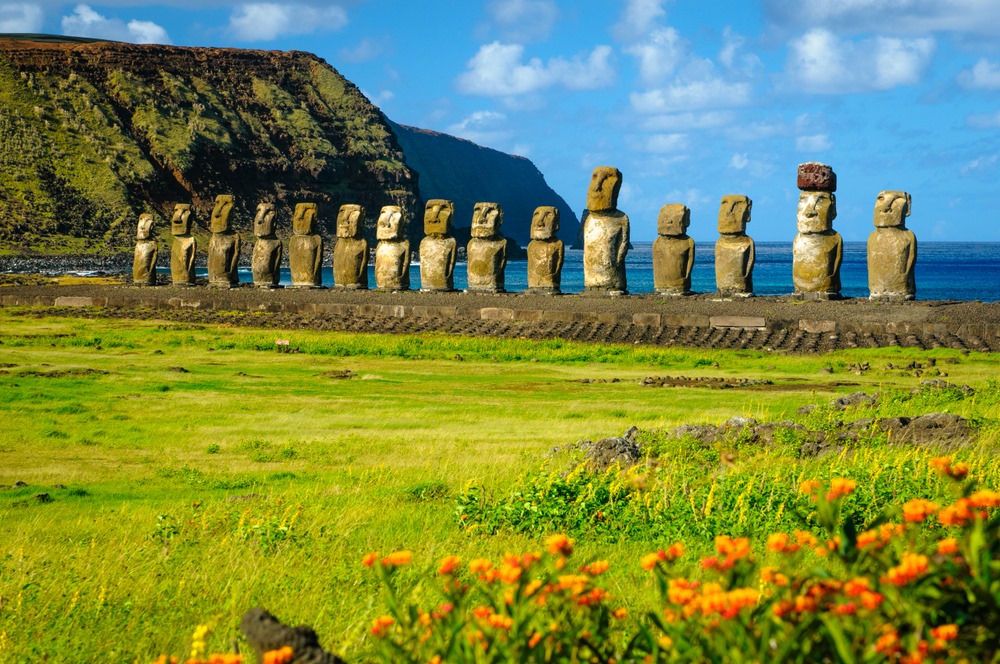 pvtistes's tweet photo. 🇨🇱 Vous avez toujours rêvé d'explorer l’Île de Pâques et de découvrir ses statues mythiques, les #Moais ? 🗿 Bonne nouvelle, l'île rouvre aux touristes le 1er août ! 😀
Découvrez tout ce qu'il faut savoir pour organiser votre séjour➡️ https://t.co/rPAf6p2Gey
#PVTChili #pvtistes https://t.co/pS0mSI1uQF