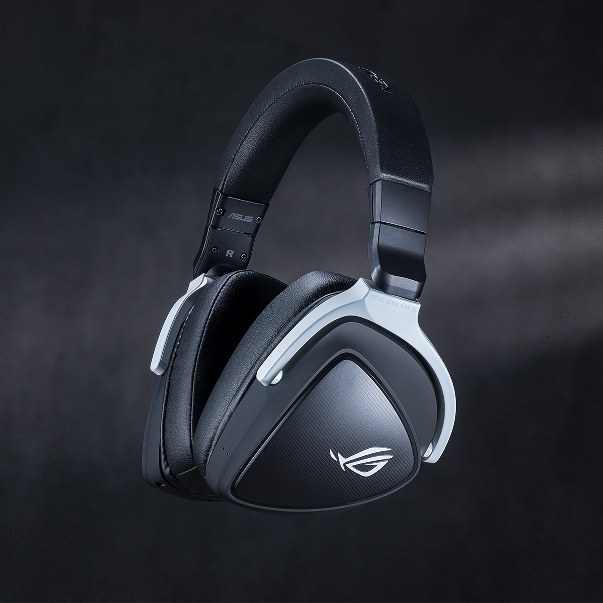 ASUS_ROG's tweet photo. Hear that?👂🎧 It’s wireless FREE-DOM baby!
The first dual-mode wireless ROG gaming headset #ROGDeltaSWireless. Featuring 2.4 GHz & Bluetooth® connectivity.
Hit that link. 👉
https://t.co/yob8WS4MDA
#ROGGamingHeadset #ROGWirelessHeadset https://t.co/6gb58uqOio