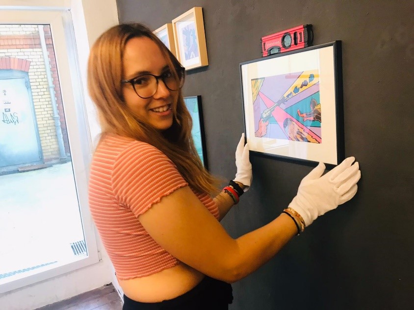 OPENEYEnet's tweet photo. Inexperienced #entrepreneur Ayarit from the Canary Islands 🇪🇸 got to know what it means to run a business when she stayed at an #artshop in Berlin 🇩🇪. You can read about her experiences here: https://t.co/y7H54vvrHr

Curious? Contact us ➡📧 eye@eu-placements.de

#EYEprogramme https://t.co/xOM2mzQrY7