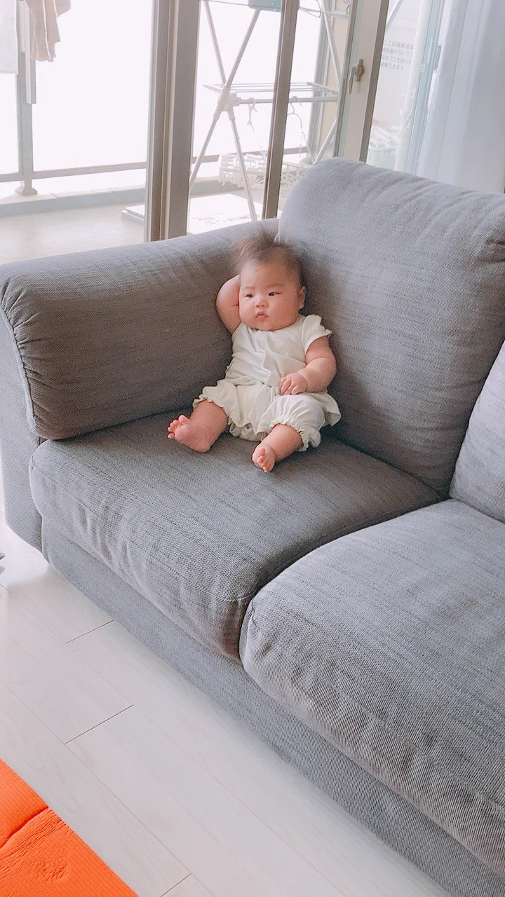 リングフィットしている大人を見守る赤ちゃんの図。