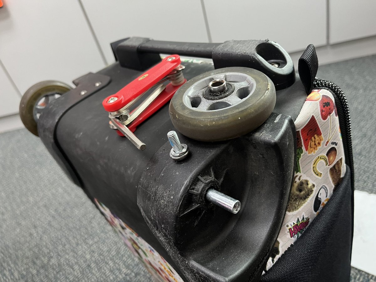 Sanpixs's tweet photo. Wheels are smooth as butter after maintenance. @thinkTANKphoto https://t.co/rFeOJhmIdD