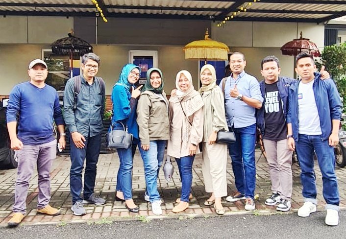 ima_isma's tweet photo. Ketemu sama orng" ramah dr pekanbaru..sehat selalu ibu dian kartika prasetyo..we miss u so much.. https://t.co/wlbE27BPSd