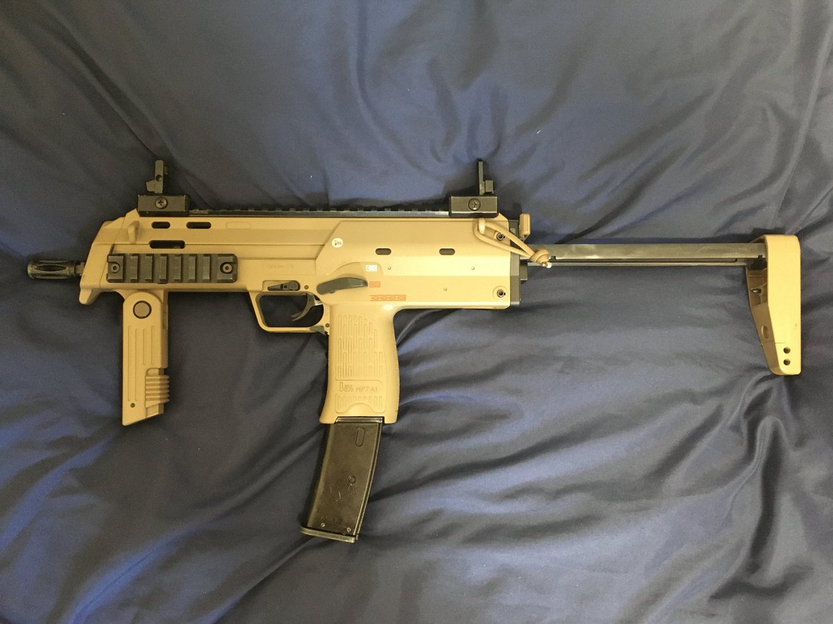 UKikkoman's tweet photo. 出品作業疲れたー
ガスブロは洗浄とグリスアップやったし AWMは初速セッティングがくそ面倒やった...
高く売れてくれよー

#WE_TECH #東京マルイ #R5C #MP7A1 #GBB #AWM #ヤフオク https://t.co/OgOA28aNsU