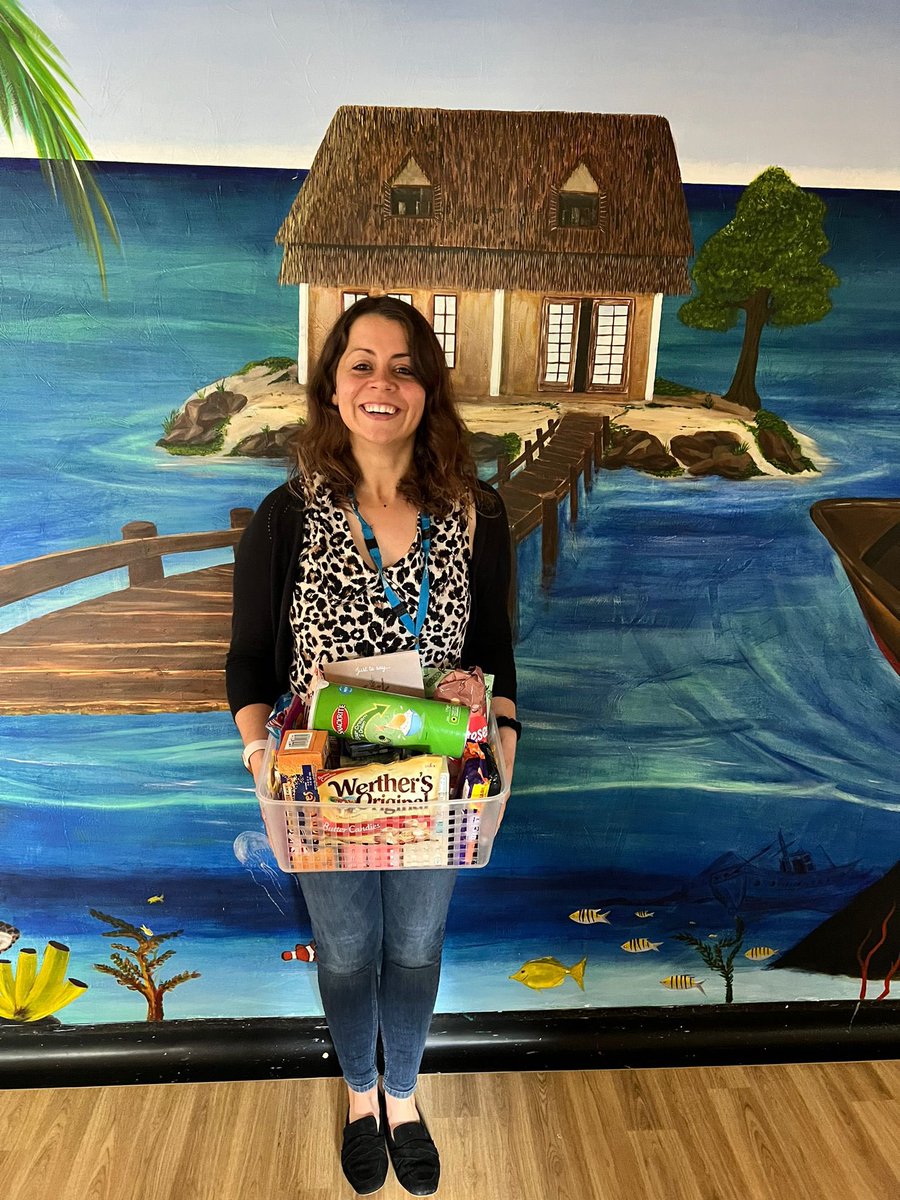 It’s Emma’s last day today! She treated the team with lots of lovely treats and another Thank-You card. Emma has shown compassion, motivation and professionalism throughout her placement and we wish her all the best for the future! ☺️💙