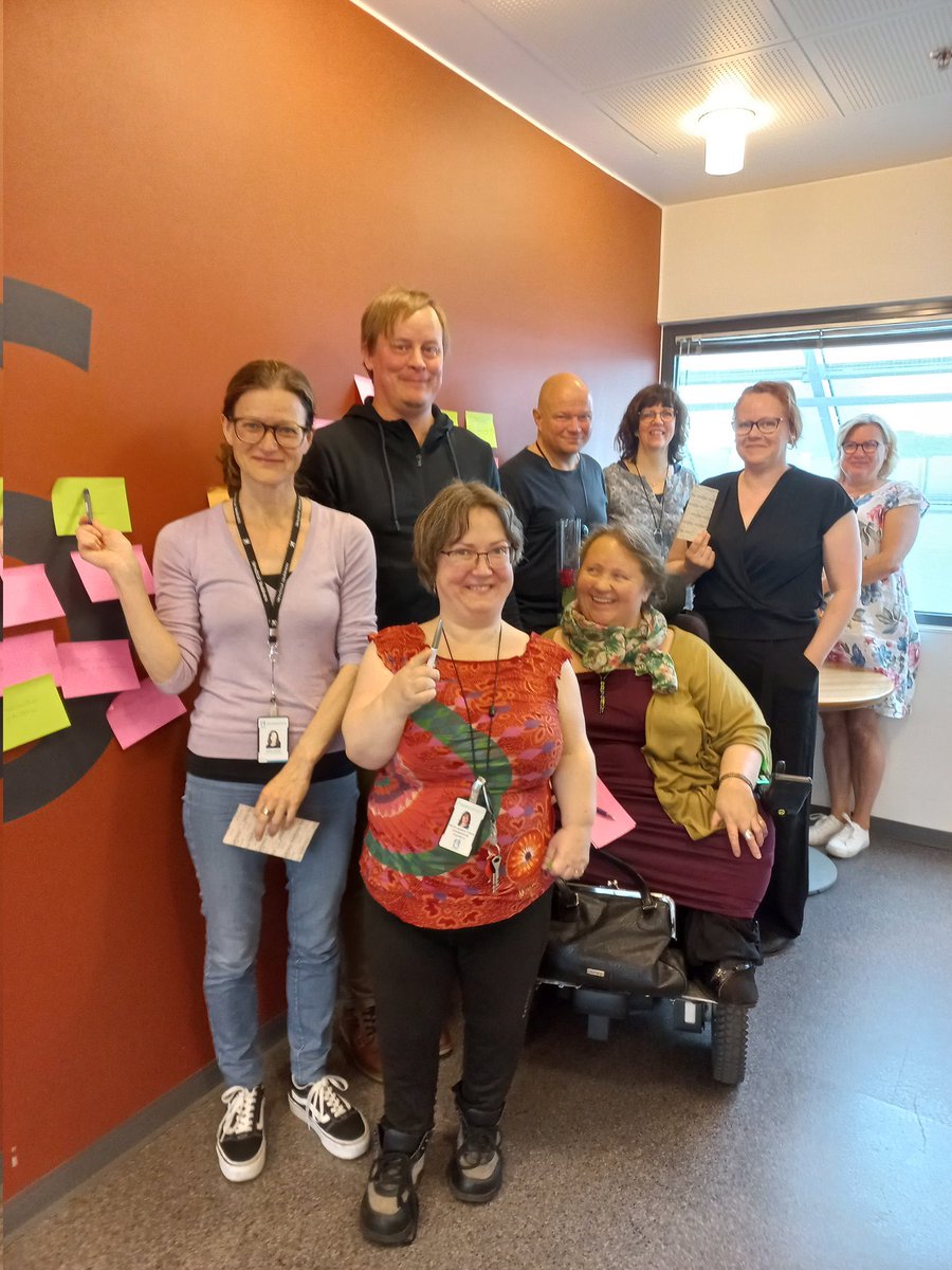 MirvaKiiveri's tweet photo. Innostavaa tulevaisuustyöskentelyä @Invalidiliitto ’n järjestöasiantuntijoiden huipputiimin kanssa. Uusi ideologia vammismi sai alkunsa👏😅#sitra #tulevaisuustaajuus @rantasenaapo @MillaIlonen @IhalainenTiina @SLeppajoki @liisa_pitzen @Sasmo71 @TynkkynenAuli #ninalettunen https://t.co/BVtl1BILZH