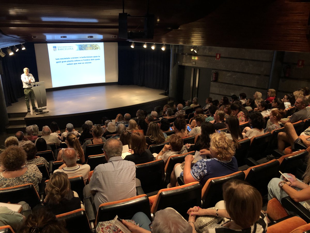 ajmanresa's tweet photo. 📸 La Plana de l'Om acull aquest matí la jornada per prevenir els maltractaments a les persones grans, organitzada per l'Ajuntament de #Manresa i el @consellbages 

🗓️ En el marc del Dia de la presa de consciència de l'abús i els maltractaments a les persones grans (15 de juny) https://t.co/yMQcPss2DL