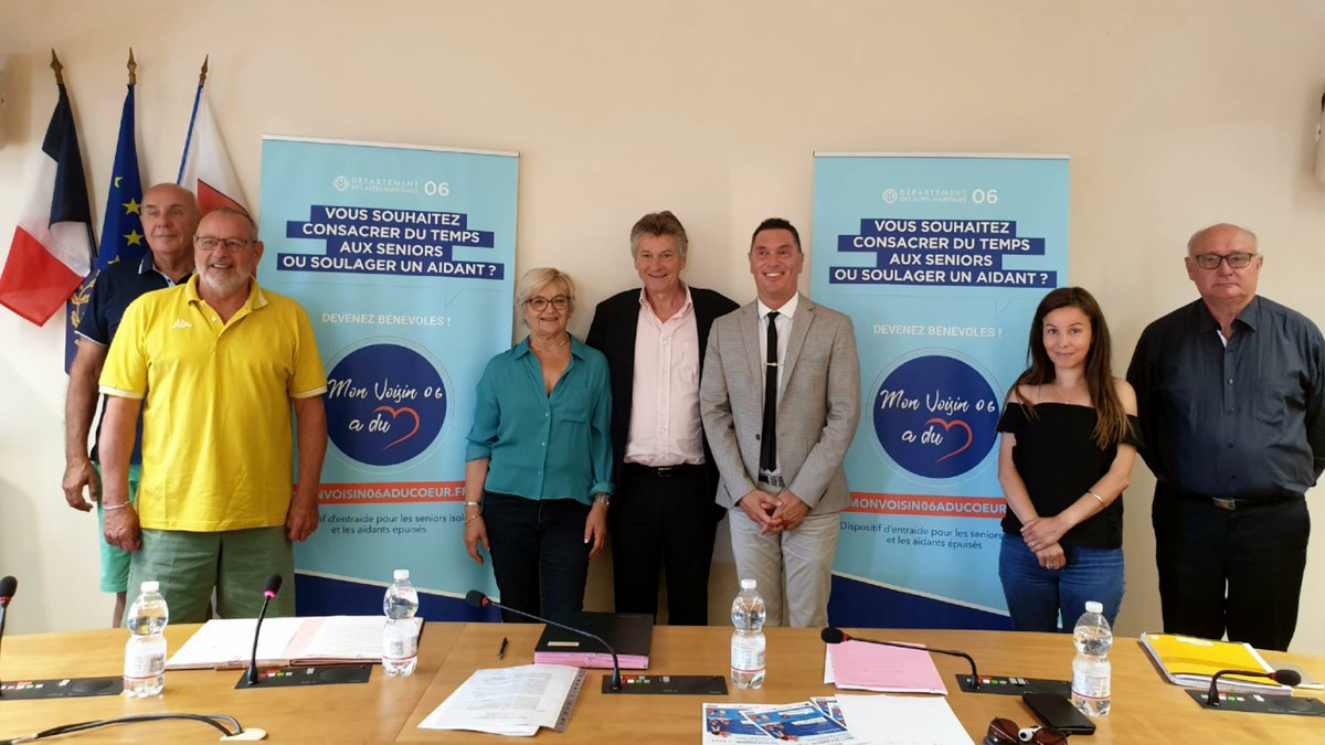 VilledeBiot's tweet photo. Lancement du dispositif "Mon Voisin 06 a du coeur"!
Ce matin, la Ville de Biot a signé avec le département des Alpes-Maritimes la convention "Mon Voisin 06 a du coeur", un dispositif qui met en relation des bénévoles formés avec des seniors et des aidants. https://t.co/rkJZMtArKr https://t.co/il0Kn8CShB