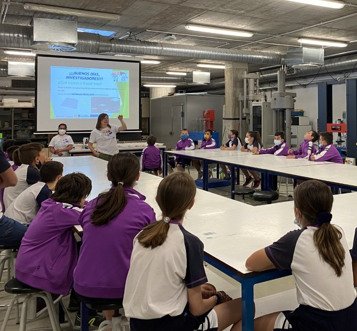 UBUinvestiga's tweet photo. #Noticias_UBU | Taller sobre "Estructuras articuladas y diseño de nuevos materiales con residuos industriales".

60 alumnos de Primaria del Aurelio Gómez Escolar han participado en un taller del proyecto @eco2cem.

👉https://t.co/F3JYjsRl4g https://t.co/oVOnl67xCO