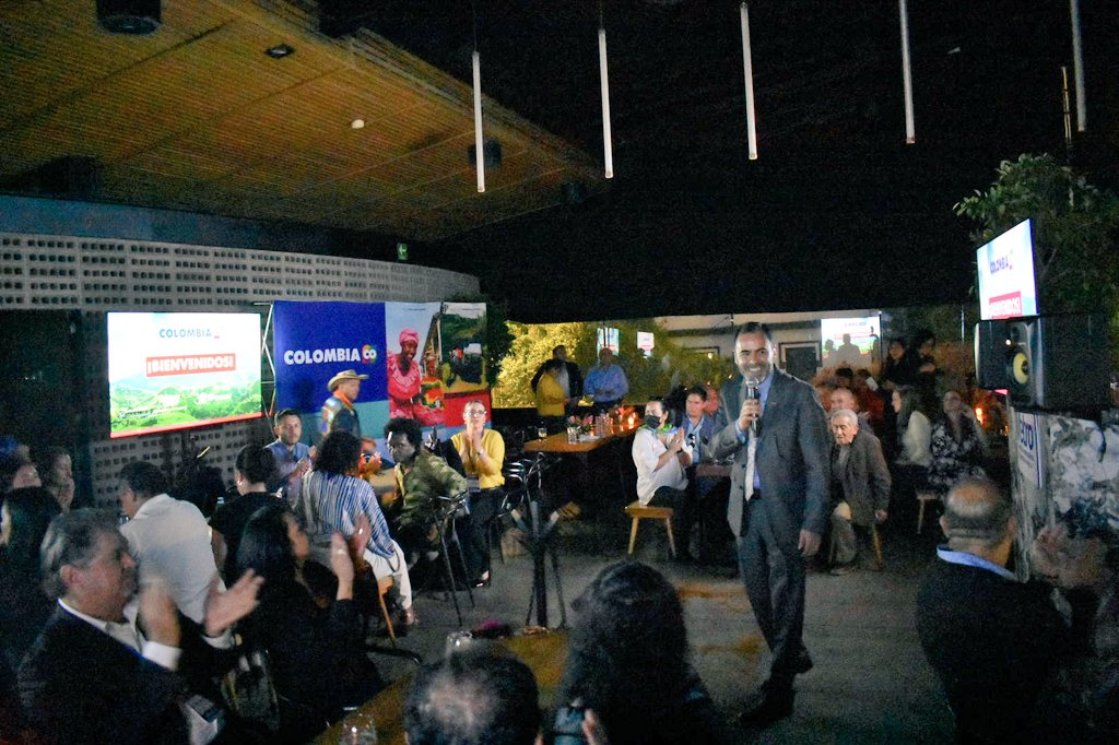 En la Semana de #Colombia en #México, 24 empresarios colombianos receptivos de las 6 regiones de🇨🇴 se reunieron con socios de la <a href="/AsociacionMetro/">Asociación Metropolitana de Agencias de Viajes</a>🇲🇽, en el que su presidente José Luis Medina y Gilberto Salcedo, vicepresidente de turismo de <a href="/PROCOLOMBIACO/">PROCOLOMBIA</a> encabezaron la reunión.