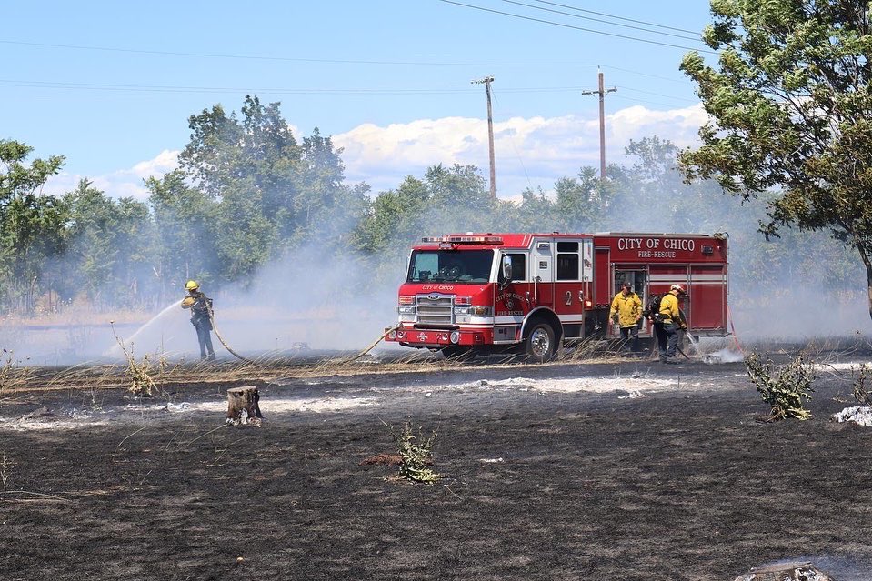 CA_Weather_'s tweet photo. To our new followers, welcome! We are a joint-managed account of wildfire/weather enthusiasts, media members and fire photographers here to provide timely wildfire updates, weather coverage, and on-the-ground reporting from fire photographers @Donovan_J19 and @MichaelWX18. https://t.co/RIS8g4YBIv