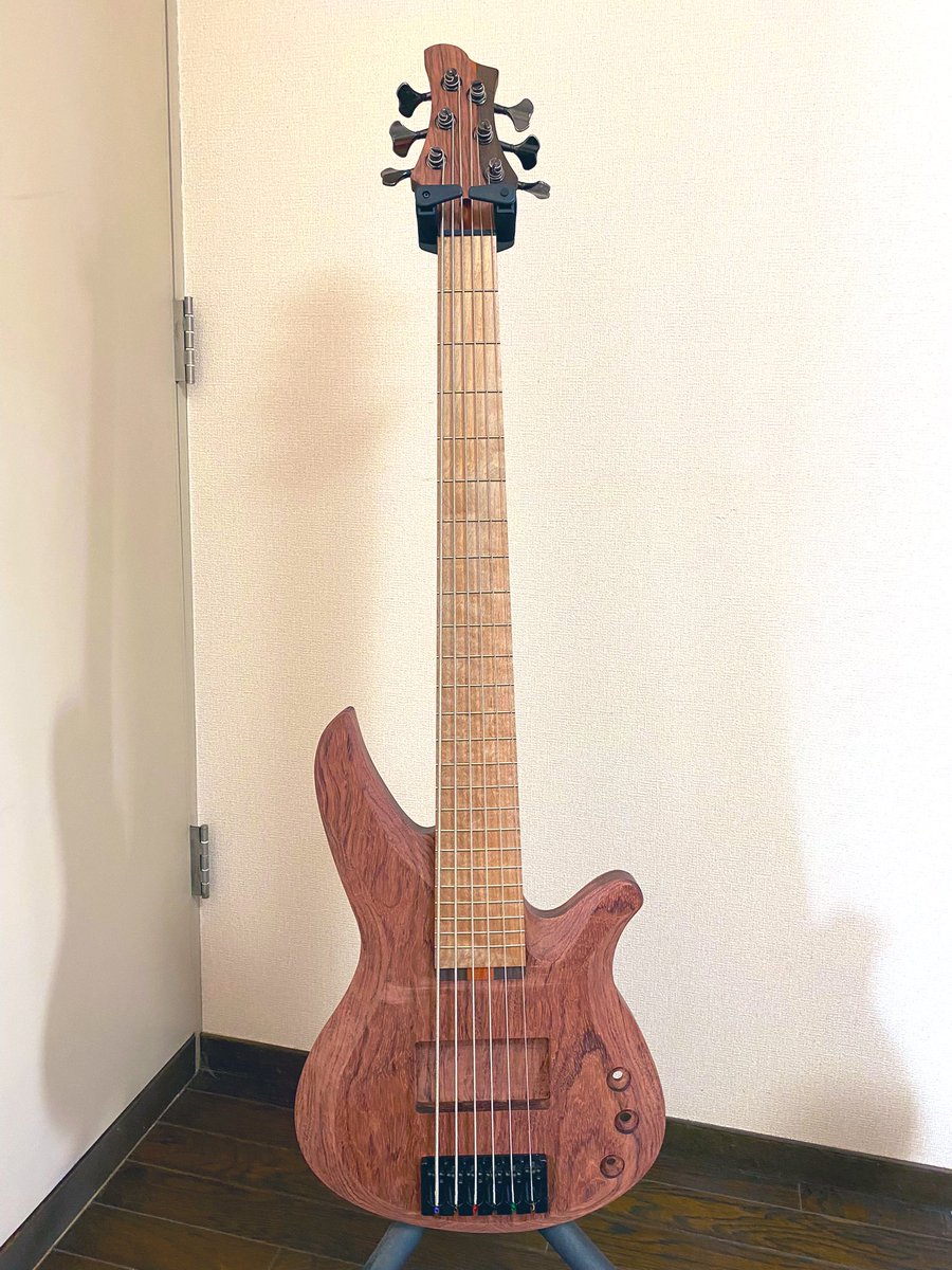 1610SS1610's tweet photo. YAMAHA RBX_JM2もどき仮組み
この時点で5kgあるけどブビンガだからもっと重くなると思ってた
ボディ薄くしたからかもだけど現物ないから本物と比較できん… https://t.co/H5D2rDgYkp