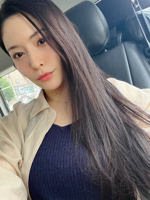 名古屋は真夏日よりね🌞  東京は肌寒かったのに、気温が全然違う😳💦  あちゅいﻌﻌﻌ https://t.co/0kEjpVim3U