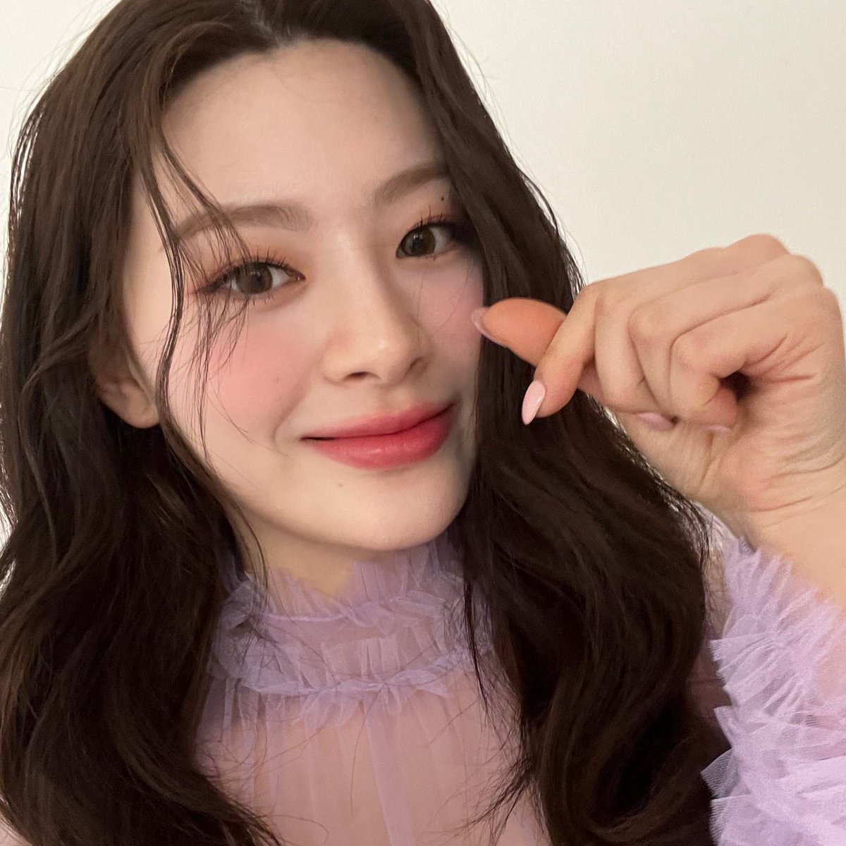 stayc_bbl's tweet photo. [220608] 🦊💭 
new pfp &amp; background https://t.co/AfCZYkR08p