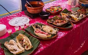 CCV433_huasteca's tweet photo. Sabias de la gastronomía que hay en la cultura huasteca?🤔
Te dire cuales son los platillos representativos son el atole agrio, calabaza con camarones, caldo huasteco, mole de nopales y indio, tamales de cuitones, calabaza, huasteco, zacahuil, etc.
#IntercambioDeSaberes
jgx.pb https://t.co/JoZZn2E5hg
