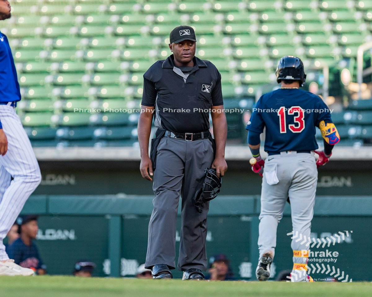 phrakephoto's tweet photo. Jabril Geter-Abdulah (HPU) Umpire @Jabrilio #baseballump #baseballumpire #milbumpire #umpire https://t.co/ypccrtLo5D