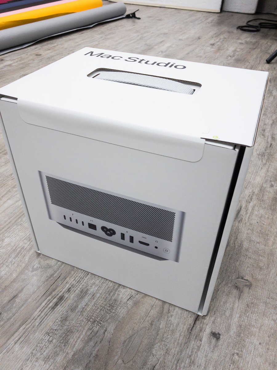 Ryuya_Takayama's tweet photo. やっときた!
M1 ULTRA 20core
#Mac_STUDIO https://t.co/a1ONpF13y0