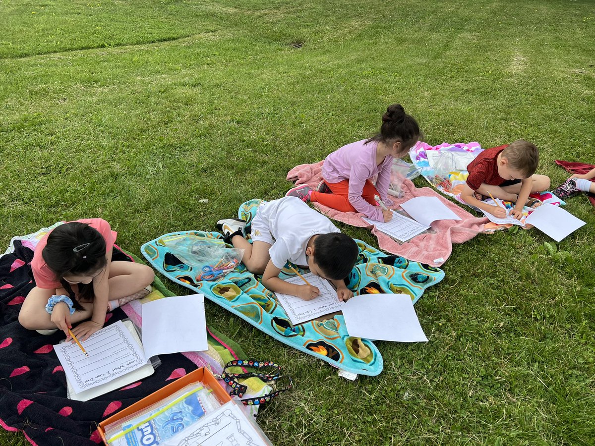 JRobinsonKinder's tweet photo. Working #Outside was a lot of fun! #KindergartenIsAmazing #ABCcelebration O=Outside Learning! https://t.co/mEbxA6DFzq