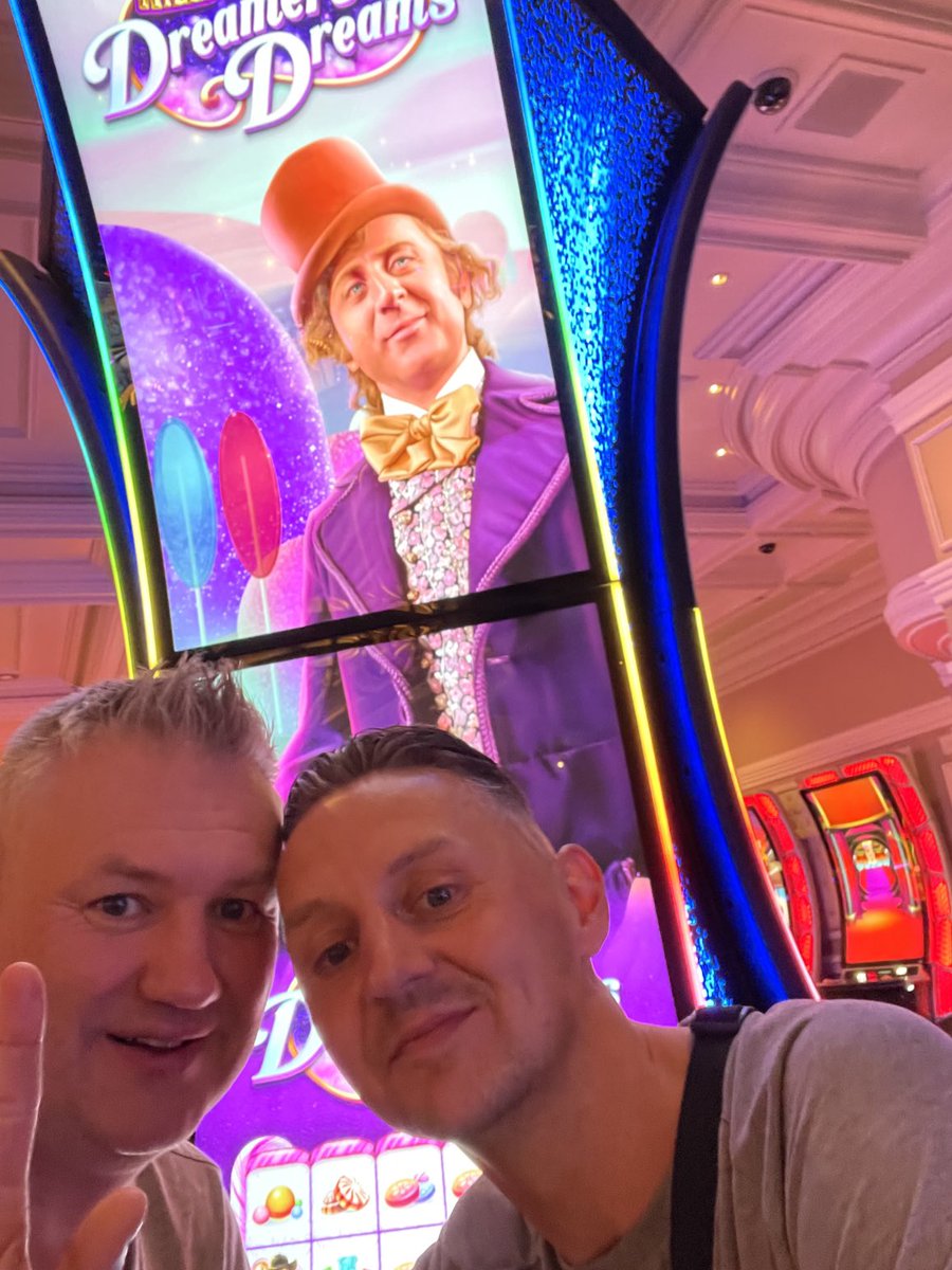 MurdoAlexander's tweet photo. From Seville in Spain to Vegas in the States, what a blast we have supporting our team, now flying back to Highlands of Scotland tomorrow.
I wonder which of the 3 locations will be coldest 🤔🤣🇬🇧🇺🇸 🇪🇸 https://t.co/qVx6X2AyKr