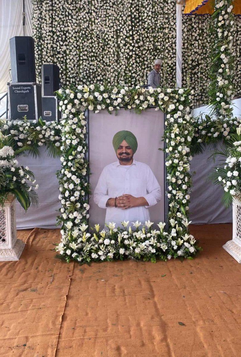 BB__Ashu's tweet photo. ਦੋਸਤੋਂ ਆਉ ਸਰਦਾਰ ਸ਼ੁਭਦੀਪ ਸਿੰਘ, ਸਿੱਧੂ ਮੂਸੇਵਾਲਾ ਜੀ ਦੀ ਅੱਜ ਅੰਤਿਮ ਅਰਦਾਸ ਤੇ ਵਾਹਿਗੁਰੂ ਦੇ ਚਰਨਾਂ ਵਿੱਚ ਅਰਦਾਸ ਕਰੀਏ ਕਿ ਗੁਰੂ ਮਹਾਰਾਜ਼ ਉਸ ਨੂੰ ਆਪਣੇ ਚਰਨਾਂ ਵਿੱਚ ਨਿਵਾਸ ਦੇਵੇ ਅਤੇ ਪਿੱਛੇ ਪਰਿਵਾਰ ਨੂੰ ਭਾਣਾਂ ਮੰਨਣ ਦਾ ਬੱਲ ਬਖਸ਼ੇ ।। https://t.co/Ocmr4n1Kq6