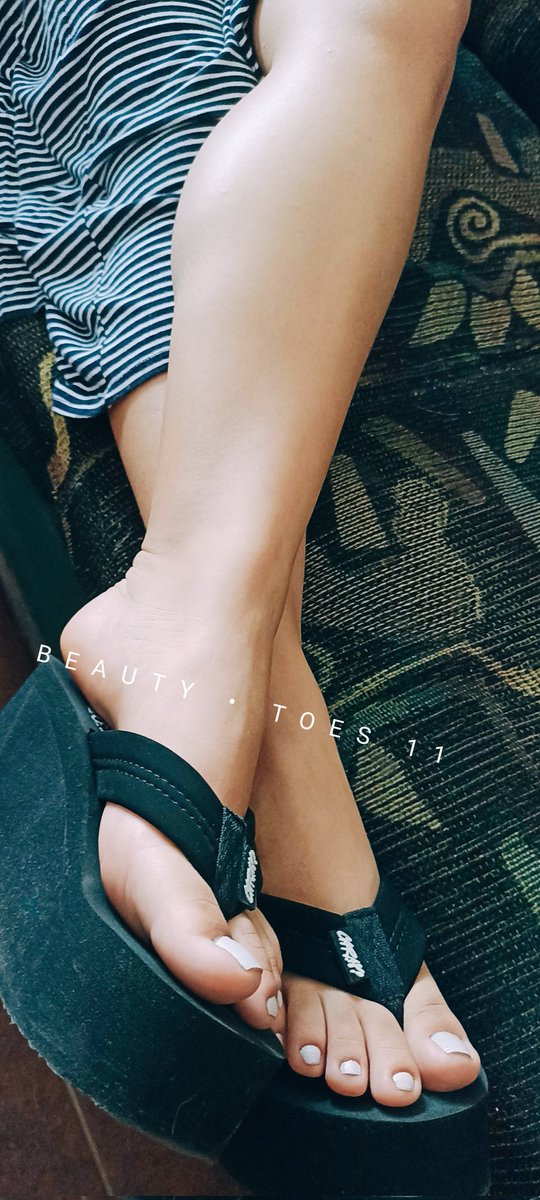 BeautyToes11's tweet photo. Adelante ❤️🔥🍆
#feet #fetmodel #sexy #lady #flipflop #platform #thongs #heels #sexy #mexico #toes #girl #foot #pleaser https://t.co/bHQeBklkvp