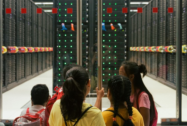 Per la iniciativa ja hi han passat 𝟐𝟎.𝟎𝟎𝟎 𝐜𝐚𝐧𝐚𝐥𝐥𝐞𝐬 de 3er i 4rt primària, amb l’objectiu incrementar l’interès de l’alumnat per les matèries STEM, posant especial èmfasi a captar l’interès de les nenes i contribuir a reduir la l’escletxa de gènere en aquest camp.