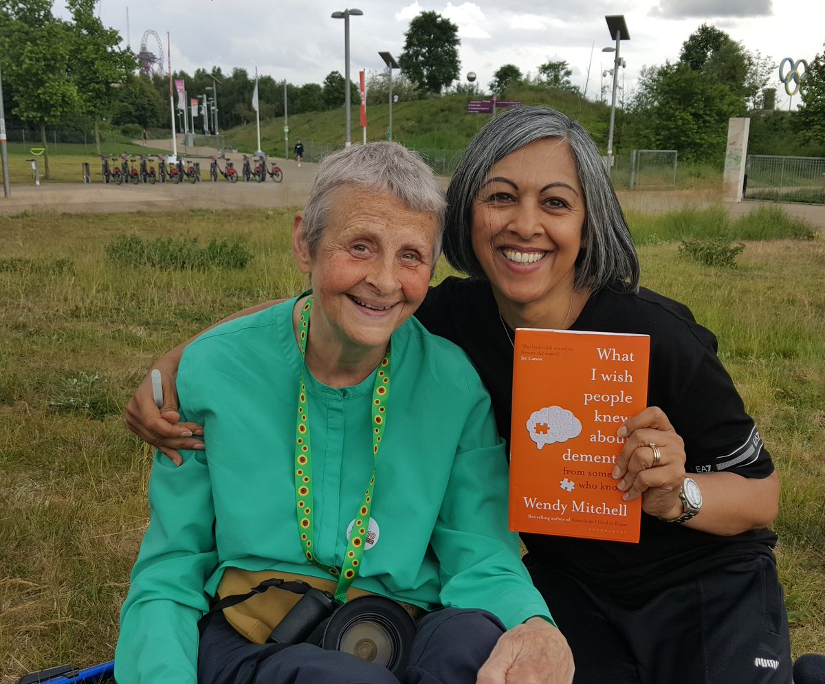 10in10outcoach's tweet photo. Wow! Met Wendy Mitchell-author of 'What I wish people knew about dementia' An inspirational and phenomenal woman ! One day my book about dementia will also be published 😊

#WritingCommunity #wendypmitchell #dementia #Wednesday https://t.co/DYAY17urEQ