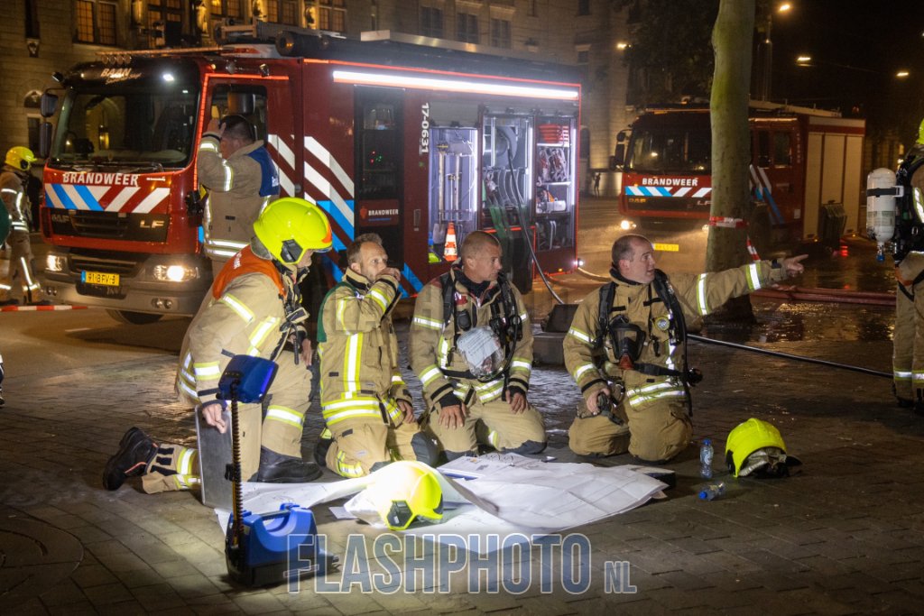 MarkHouwelingen's tweet photo. Collega van preventie piket @RB_VRR @Vr_RR druk aan het werk bij ZGB Coolsingel
https://t.co/GaDdYjzfXN https://t.co/sEkGwQCwYW
