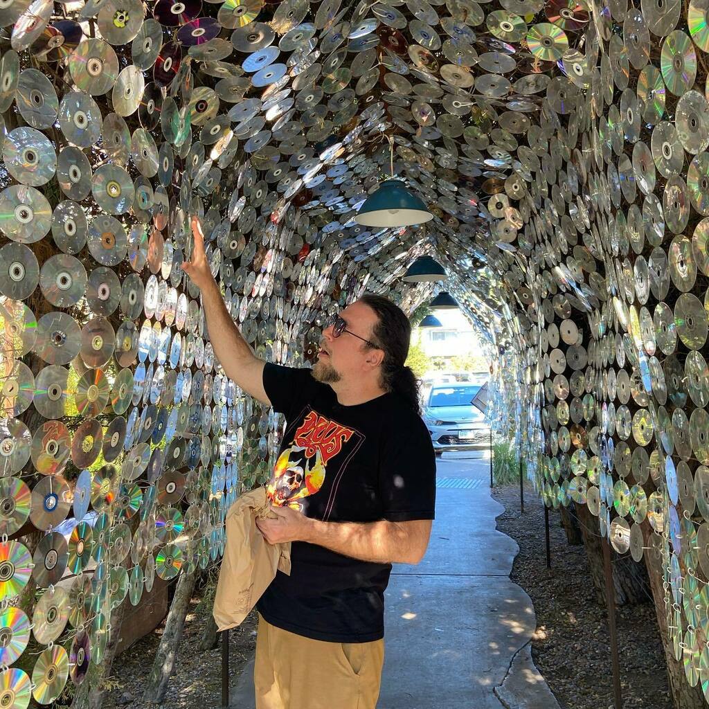 SpaceMetalNOLA's tweet photo. Checking to see if this is where any of our cd’s ended up. https://t.co/kfrwJXjdrL https://t.co/aYzThgEgx9