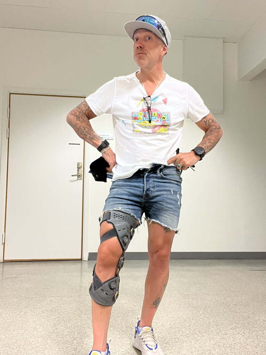 anders_edstrom's tweet photo. Kind a low #ketosis this morning. But feeling great with my #bulletproofcoffee 4 #breakfast starting my day with a short run testing out my new #kneesupport ๐ฑ๐๐ปโโ๏ธโ
.
.
.
.
#acetrack #injuredknee #triathlete #marathonrunner #ketoathlete #ketocarnivore https://t.co/2MLWZEJ7QD