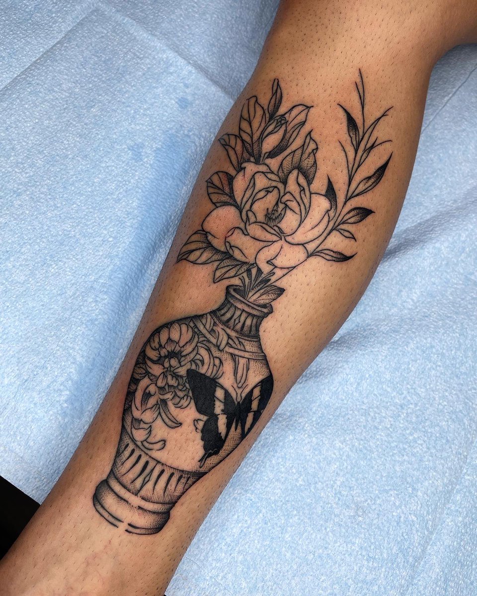 gaytattooartist's tweet photo. here are some tatts i did after battling my horrendous ✨stomach flu✨ https://t.co/SpVlP7bX8S