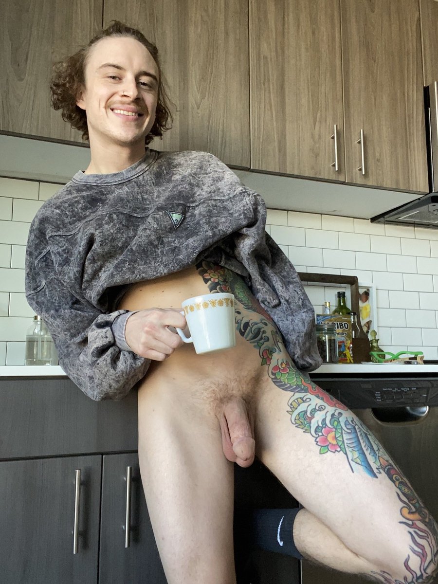 daddykings444's tweet photo. Would you fuck the guy at the coffee shop? https://t.co/kL5jnSoS5h