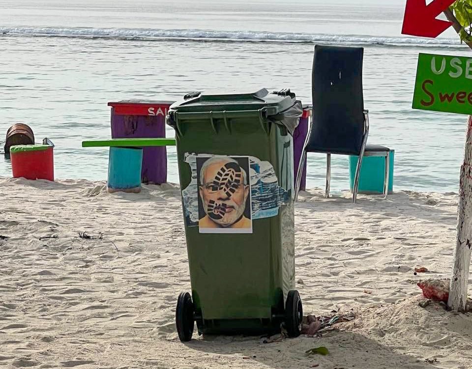sajournal1's tweet photo. People of Maldives put Modi pictures on thrash cans after the insult to Prophet Muhammad (pbuh) #إلا_رسول_الله_يا_مودي #الهند #Maldives #BoycottIndianProducts #Arab #Stopinsulting_ProphetMuhammad https://t.co/l6lE7jKUoS