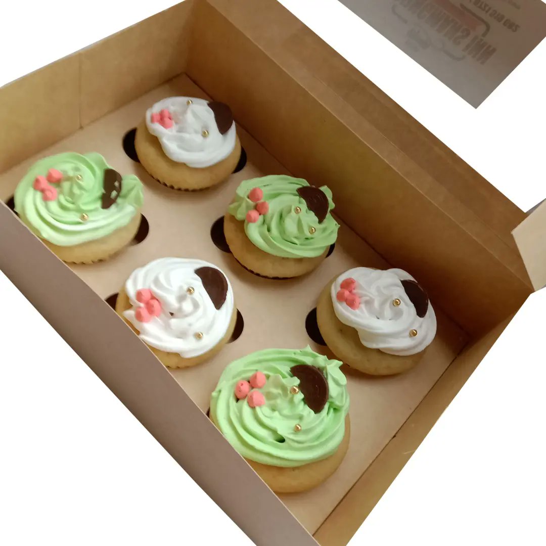 YoungmansInn's tweet photo. Vanilla Cupcakes 💚🤍
#youngmansinn #bakery #cupcakes #cupcakesofinstagram #cupcakedecorating #cupcakedesign #cupcakestagram https://t.co/u3q6lX4CuP