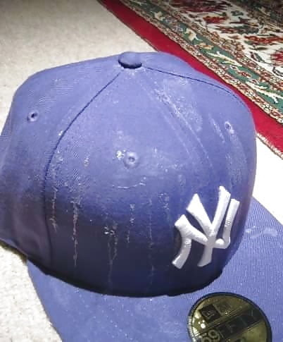 ChriSa52663367's tweet photo. Cum on New Era Cap
#cum
#cumoncap
#cumcap
#cumonclothes https://t.co/RaurMro5B4