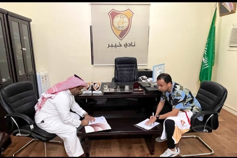KhaybarClub's tweet photo. تعاقد نادي خيبر الرياضي مع المدرب / رامي حجار ليتولى مهام تدريب الفريق الاول لكرة القدم بالنادي للموسم الرياضي ٢٠٢٢ / ٢٠٢٣ . متمنين له التوفيق والفوز . https://t.co/3t4lI7iHSq