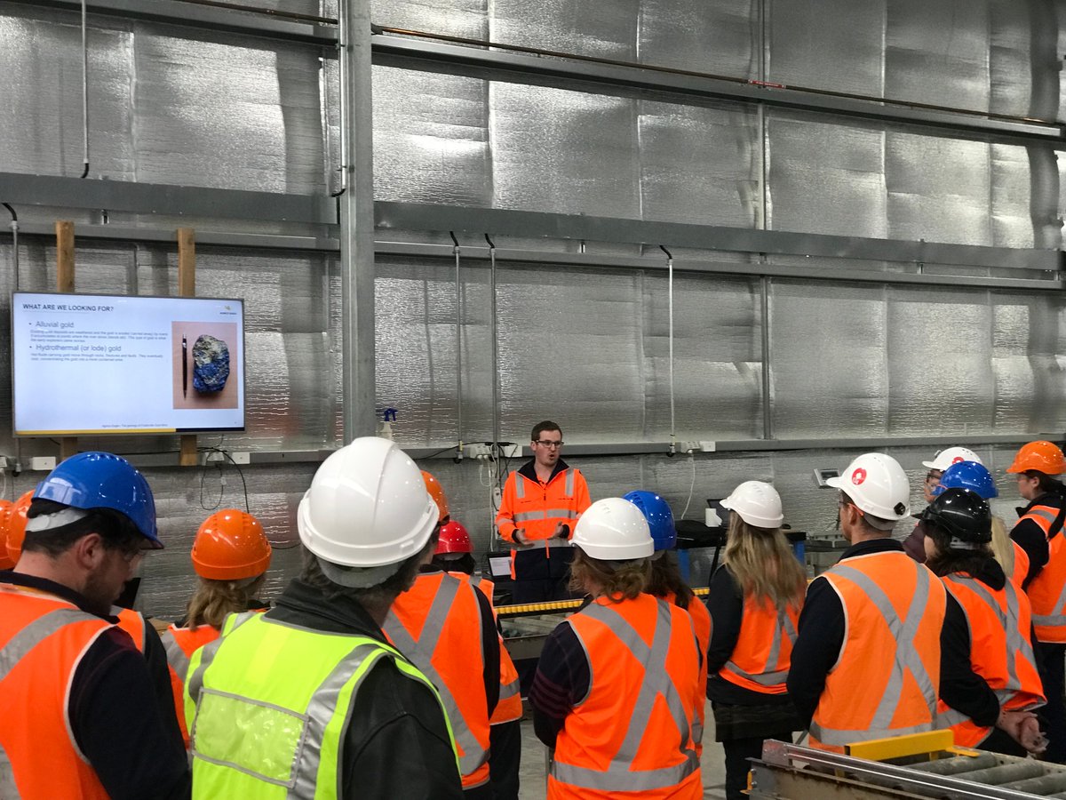 ausgoldindustry's tweet photo. GOLDEN TOUR | #Students were inspired by a #career in #gold after visiting @agnicoeagle's Fosterville gold mine last month, connecting with workers &amp; learning about the diverse opportunities available in the industry.

#goldmining #heartofgold #education https://t.co/kcCRGmOzxv