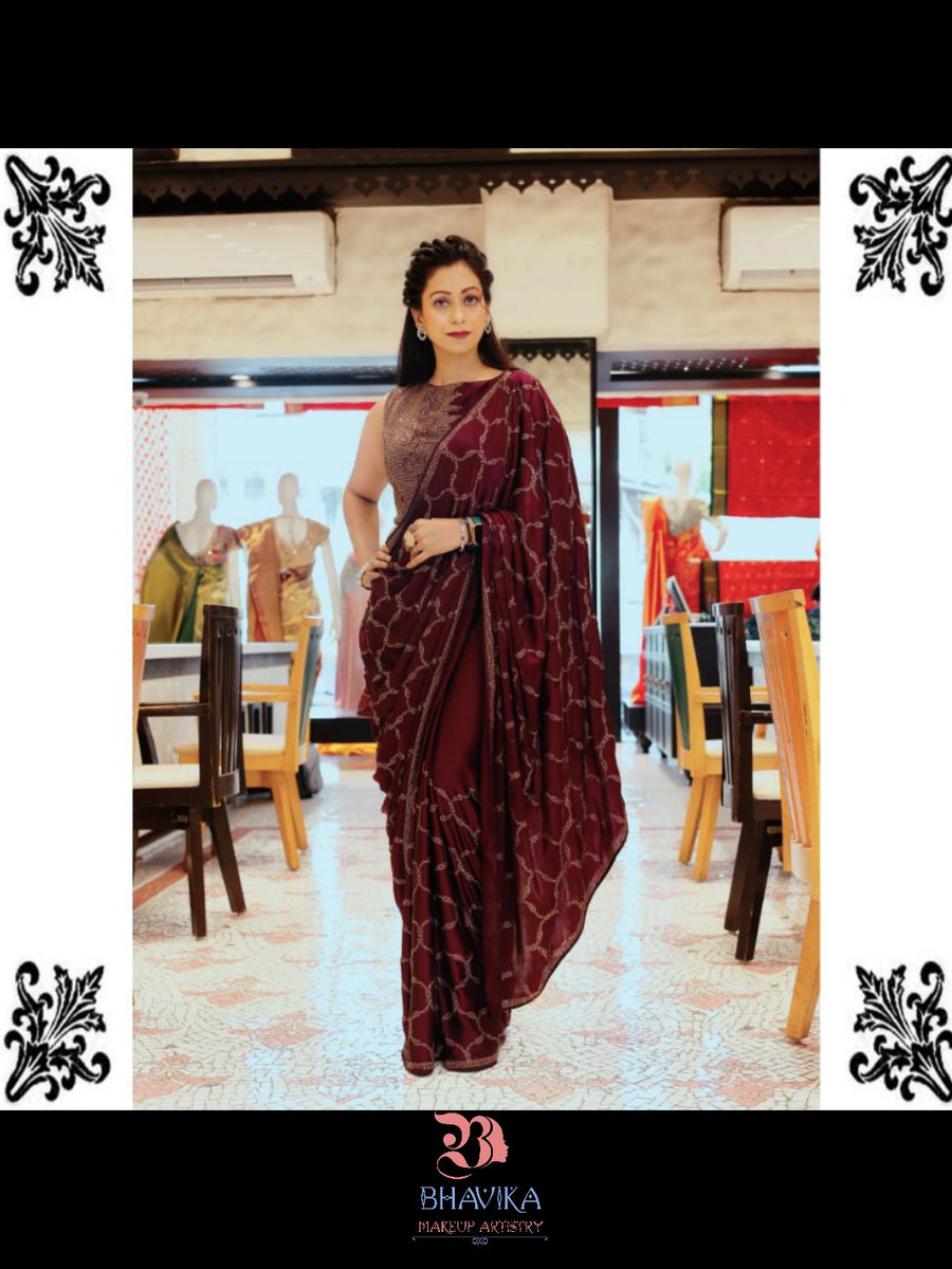 Bhavikamua's tweet photo. Catalogue Shoot โค
.
.
.
Makeup : @darshu_makeover_artist
Hair : @bhavikamakeupartistry Drape : @bhavikamakeupartistry Model #1
#makeup #makeuplook #makeuptutorial #makeupartist #makeuplover #makeupaddict #hair #hairs #hairstyles #curls #saree #hastkala #shoottime #makeupshoot https://t.co/lJz71RzgF3