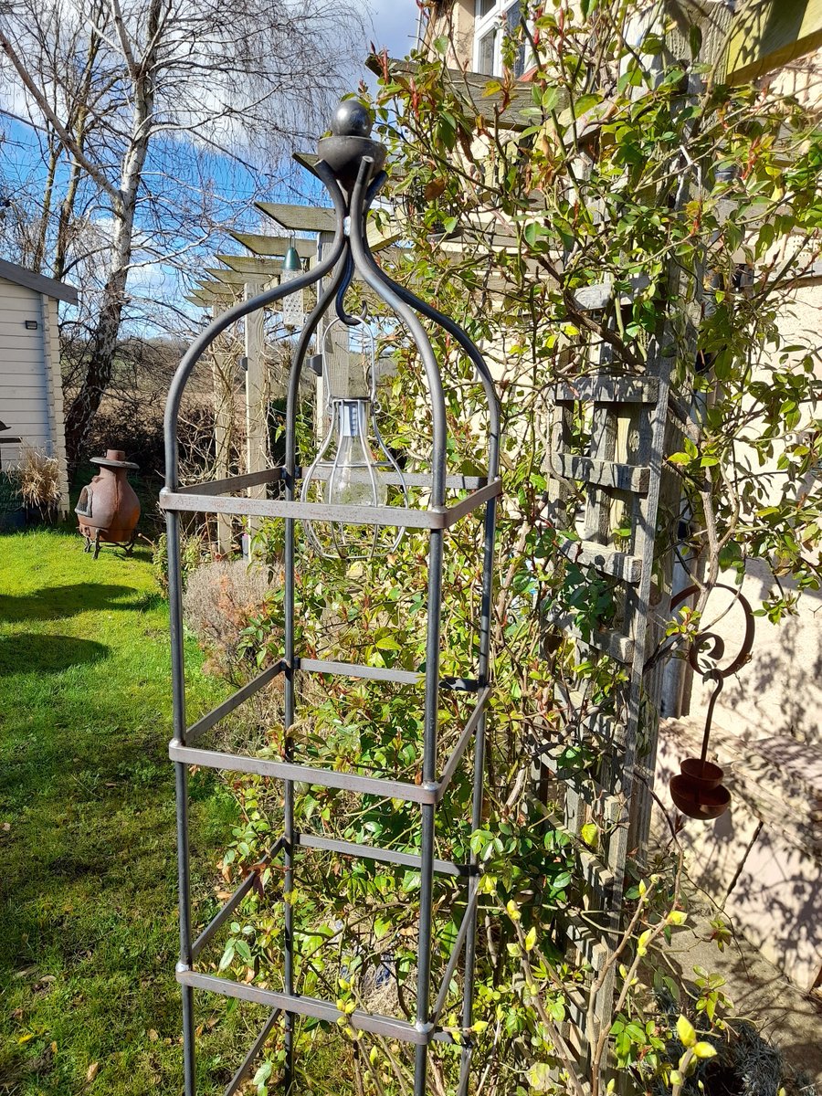 Thanks for the kind words! ★★★★★ 'This is brilliant. I am really, really delighted. Excellent quality, delivered to the door and even better than I expected. Thank you!' Linda A. etsy.me/3xbYoZH #etsy #plantsupports #metalsupports #gardening #rustedsupports #ga