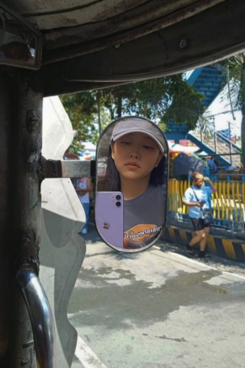 jeep mirror selfie