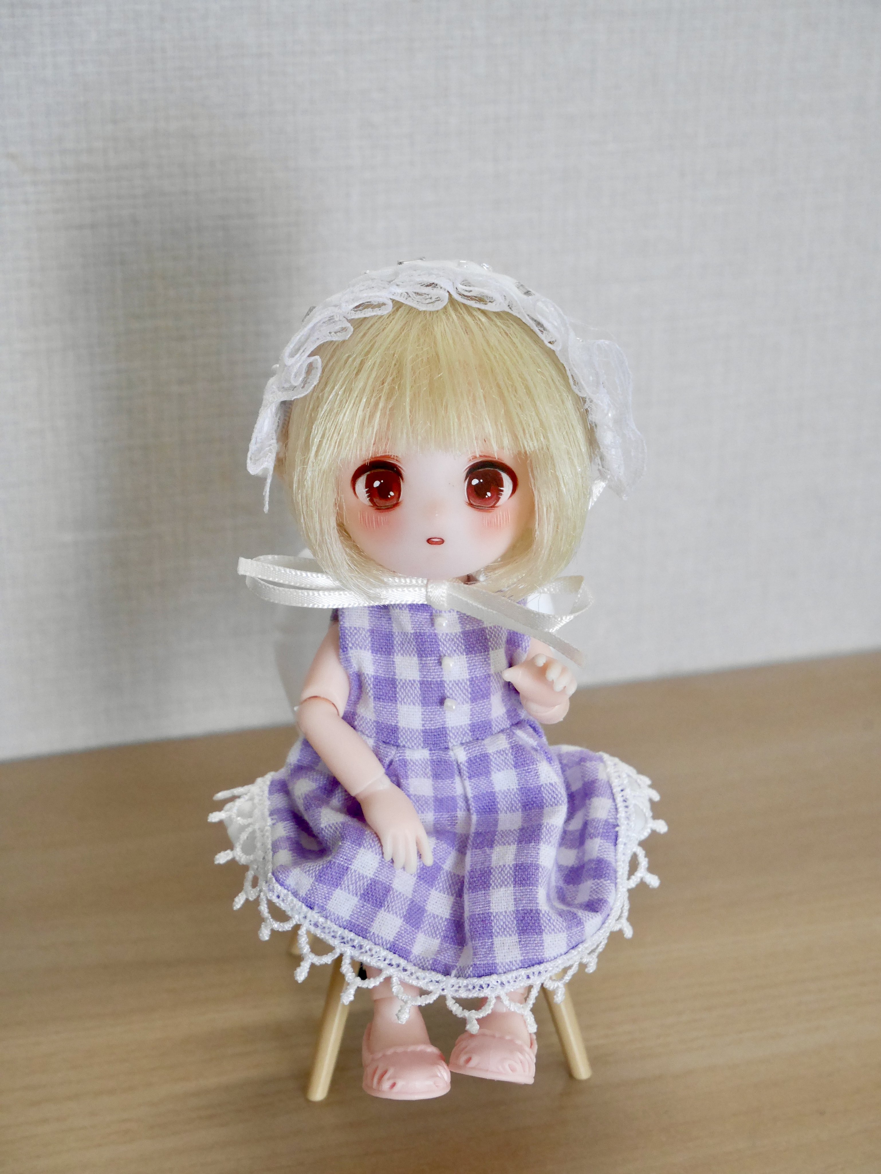 ミドリノ セリアドールヘッドのウィッグ とりあえずこっちのベビーヘッドの子の分だけ作ってみました わりと上手くいったのでは セリアのプリンセスエクステってやつを使いました 普通に可愛いぞ T Co Z6nzzllj6b Twitter