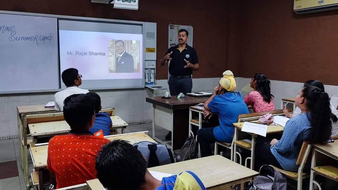 DCMPresidency's tweet photo. Glimpses of #Sunshine #Summer #Camp -DCM Presidency School
#ChefsCorner #FirelessCooking #BuddingJournalists #Journalism #VedicMath #Mathematices #Fun #STEM #FunwithScience #LaughterYoga #fitness https://t.co/XoSnIlcFir