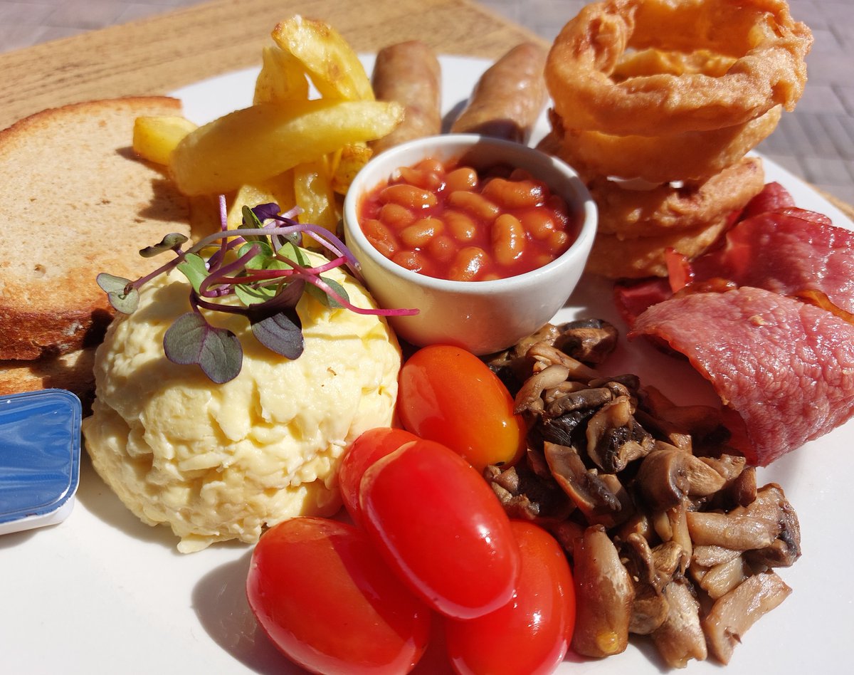 CaffeVillagio's tweet image. Treat Dad to an amazing Caffe Villagio #breakfast from only R59 or melt-in-your-mouth #lamb #shwarma for #lunch on Father's Day, Sunday, 19 June. For bookings:
WhatsApp 073 977 8385
info@villagio.co.za
021 528 7577
Visit villagio.co.za/pages/restaura… to view our menu.
#fathersday2022