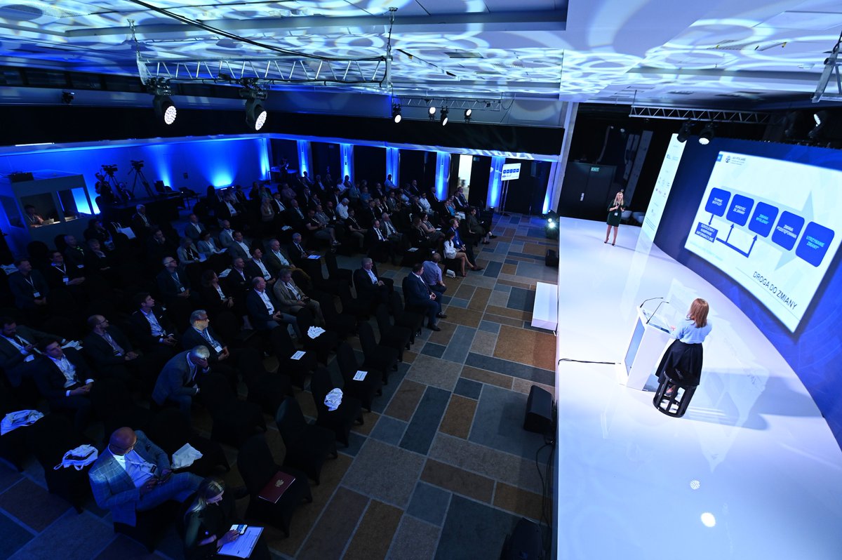 AV_Poland's tweet photo. Pełna relacja #foto #wideo z #AVPoland 2⃣0⃣2⃣2⃣ 📸https://t.co/03i8R4fvxP
Dziękujemy, że byliście z Nami😀
#PojazdyAutonomiczne #CAD #AI #CKPAP https://t.co/xQnwWUPCzM