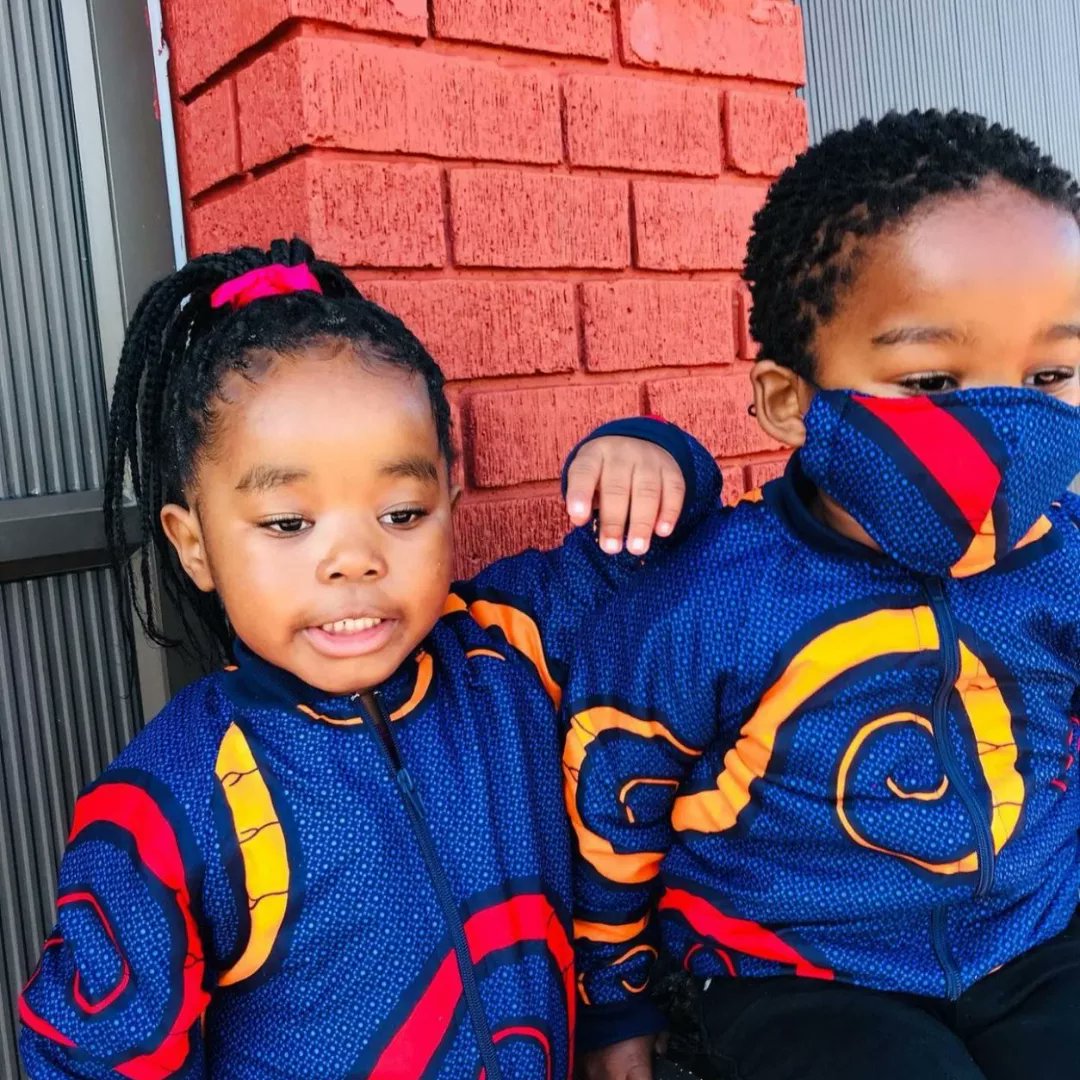 Kasi_Baby_Clo's tweet image. 🎀Good morning from these cute Hlatshwayo twins in our kasi jackets 🥰 🥰

🌺 Available for order for R425 (1-6 years)

📱 0786275544

#Comfortable #winter2022 #printjacket #Dubai #Zozi #Ramaphosa