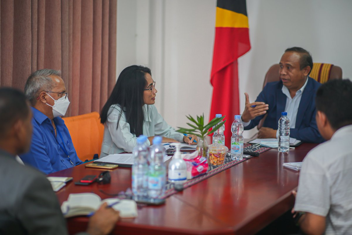 CepadL's tweet image. fruitful discussions national working group for #freedom_of_information  with H.E  Minister of Parliamentary Affairs and Social Communication, Mr. Francisco Jerónimo. This discussions is part of #advocate of access of information in #TimorLeste 🇹🇱. supported by @EU_TimorLeste 🇪🇺