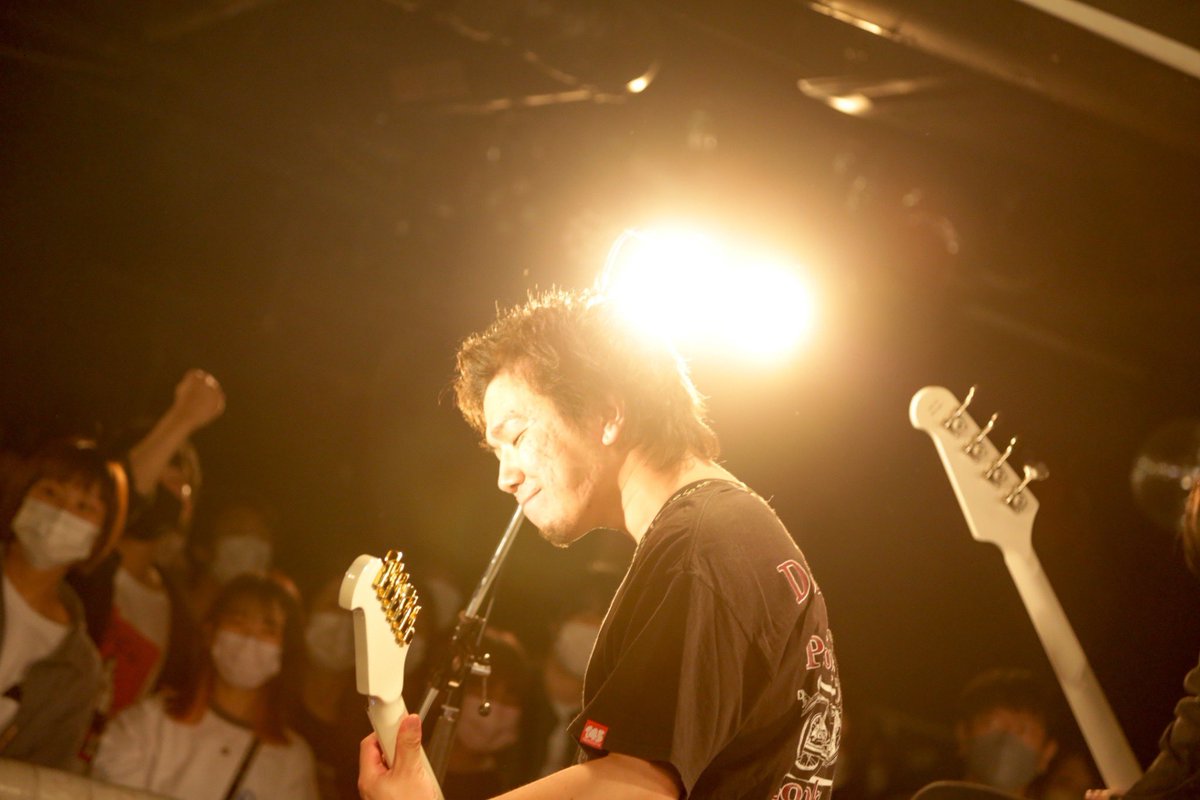 HORIKOSHI_SOUTA's tweet photo. 現高崎clubFLEEZでの最後のライブが終わってしまった。
1曲目から涙が止まらなくて大変だった。
たくさんの思い出と経験をありがとう。
1秒でも長く続いて、1秒でも早く帰ってきてください。
俺だけじゃない、みんなの願いです。 https://t.co/npN3Oasw1w