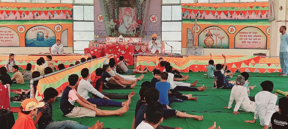 Balsanskarsewa's tweet photo. Sant Shri Asharamji Bapu  क़ी प्रेरणा से चल रहे विद्यार्थी उज्ज्वल भविष्य निर्माण शिविर में
रेवाड़ी (हरियाणा) के विद्यार्थियों को
मिल रहा है महान बनने का साधन... 
देखे झलकियां https://t.co/hk6kAgTghE
