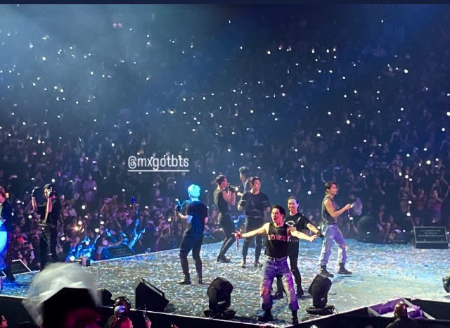 nexusstar_'s tweet photo. An unforgettable night that I will always treasure forever! Full of laughter and crying! I will always love you guys forever and ever! #MONBEBE #MonstaXinFortWorth #MONSTAXUSTOUR #MONSTAXinTEXAS #MONSTAX https://t.co/poWMZBoC8i