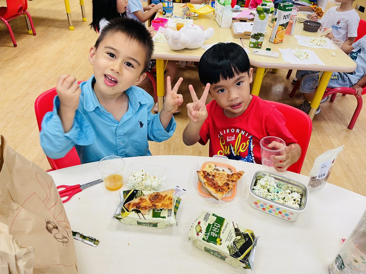 1WhitneyElliott's tweet photo. Happy Ocean Day @TISMacao! A fun wrap-up to our Activist in Residence study and the coral restoration efforts in Bali with Andrew @BlueCornerMar We were so excited to see the coral growth, and the turtle and fish coming back to the area. #growingwithgrit #oneplanet #bethechange https://t.co/eqk8DWQo19