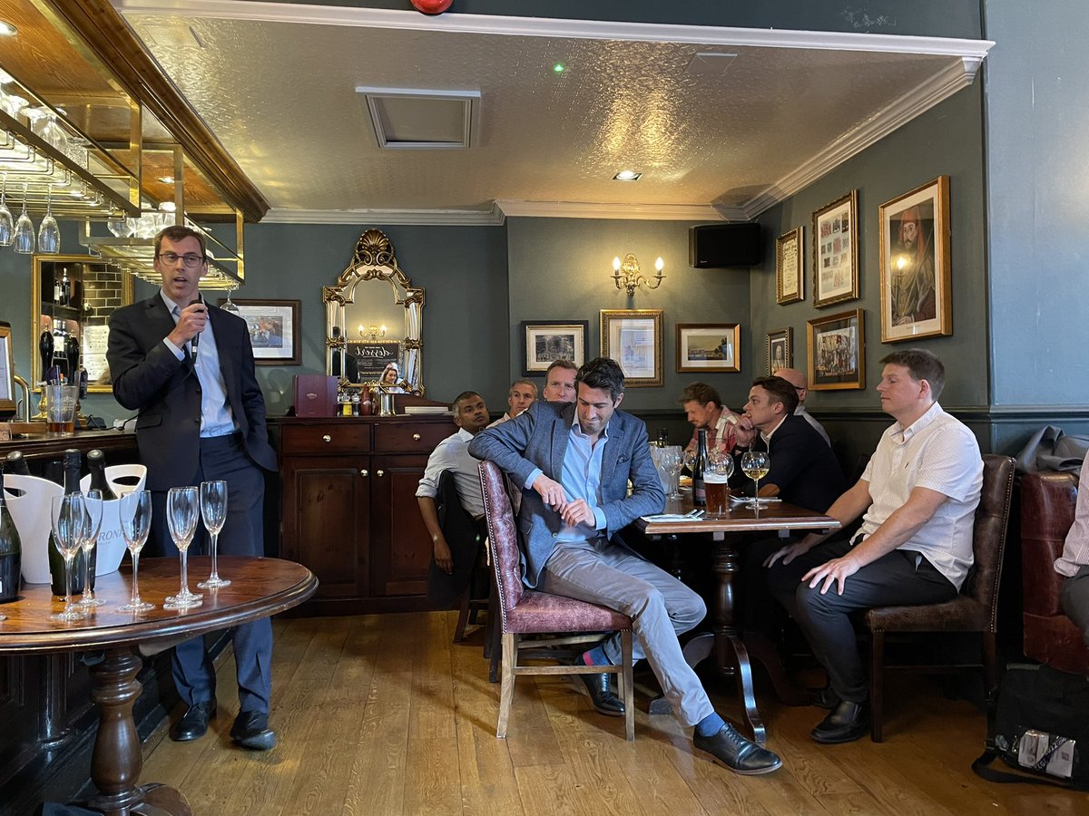 ClareRLangley's tweet photo. Over 100 @BSSHand diplomates now; about 55 together last night during #IFSSH meeting. Thanks to @hunter_alistair & @Medartis_Global for organising and hosting. Great dinner talk from James Chang all the way from Stamford https://t.co/AarkmnyQdi